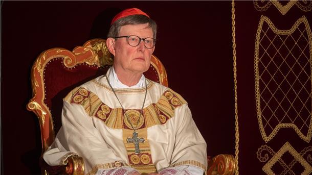 Zeugin: Woelki schon früh über Vorwürfe informiert Kardinal Rainer Maria Woelki hat bei Papst Franziskus ein Rücktrittsgesuch eingereicht. Das Kirchenoberhaupt hat aber noch nicht darüber entschieden, ob er das Gesuch annimmt.