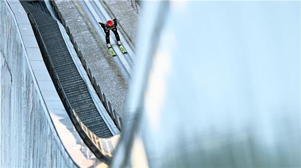 Die Duelle der deutschen Skispringer beim Neujahrsspringen Karl Geiger ist an Neujahr dabei.