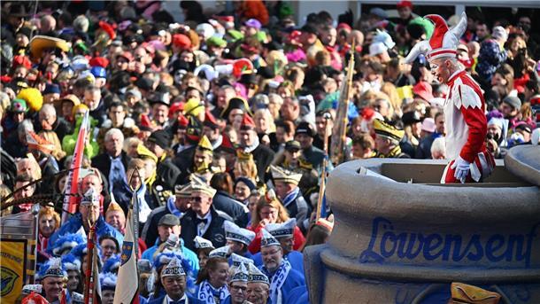 Wie Karneval der Wirtschaft zugutekommt Karneval in Düsseldorf: „Für die regionale Wirtschaft ist der Karneval ein Lichtblick“, sagt IW-Direktor Michael Hüther.