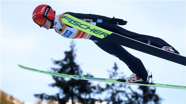 Slowenin Prevc gewinnt erneut Tour der Skispringerinnen Katharina Schmid auf ihrer Heimschanze.