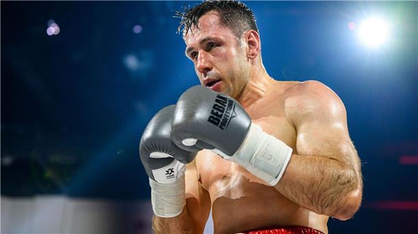 Profiboxer Felix Sturm steigt wieder in den Ring Kehrt wieder in den Boxring zurück: Ex-Weltmeister Felix Sturm