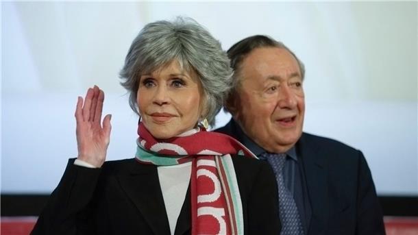 Jane Fonda wollte in die Oper - und nicht auf den Opernball Keine allzu große Nähe: Schauspielerin Jane Fonda mit dem Unternehmer Richard Lugner in Wien.