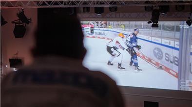 Keine Karten für die Eisarena, aber das fünfte Halbfinalspiel der Fischtown Pinguins aber dennoch nicht verpassen? Kein Problem.