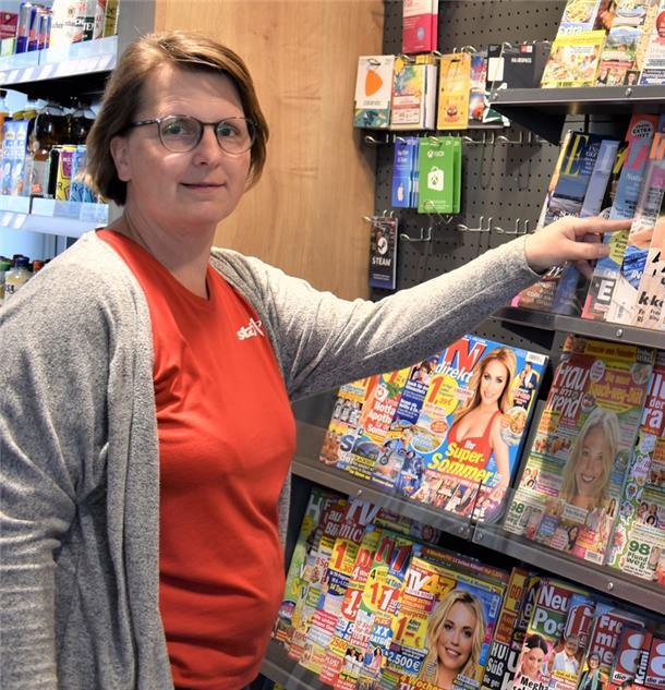 Kerstin Barthels, Inhaberin der Star-Tankstelle in Bad Bederkesa, schaltet das Licht aus, wo immer es möglich ist. Das Zeitschriftenregal müsse nicht zwingend beleuchtet sein.