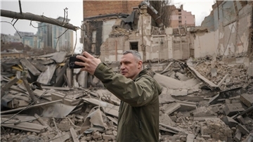Kiew wurde mit Raketen angegriffen, die laut Bürgermeister Vitali Klitschko sieben Menschen im zentralen Stadtbezirk Petschersk verletzten.