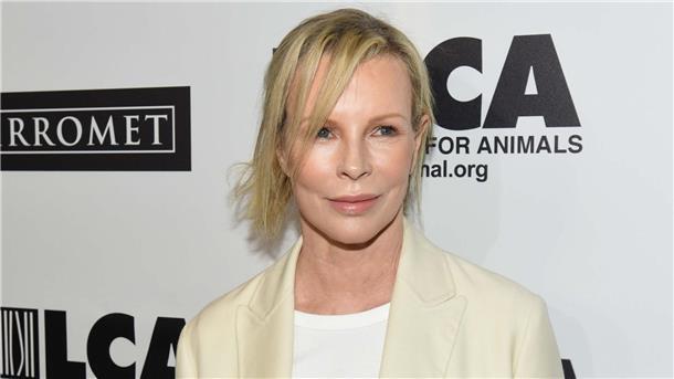 Vom Bond-Girl zur Oscar-Preisträgerin: Kim Basinger wird 70 Kim Basinger bei der Gala „Last Chance for Animals“. Die Schauspielerin engagiert sich stark für den Tierschutz.