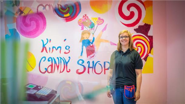Kim Sarah Wendt-Wehmeyer eröffnet ihren Candyshop-Pop-up-Store in der Bremerhavener „Bürger“.