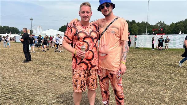 Das sind die besten Kostüme auf dem Hurricane-Festival 2024 Kim und Mirco finden Nicolas Cage einfach cool.