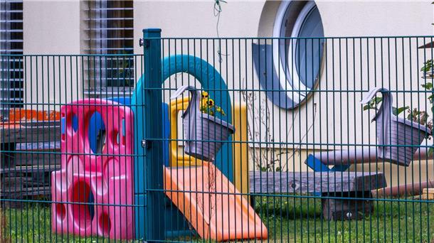 Kinder sind besonders gefährdet, weil ihr Immunsystem und ihre Organe noch nicht ausgereift sind. 