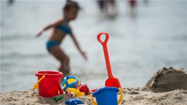 Tödliche Badeunfälle: 2024 ertrinken mehr Menschen Kinder verunglücken oft dort, wo Eltern kaum damit rechnen - im Gartenteich, im Planschbecken oder im Bach beim Spielplatz. (Symbolbild)
