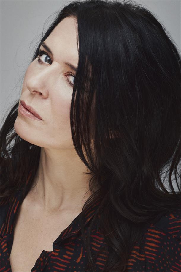 Porträtaufnahme von Kira Skov.