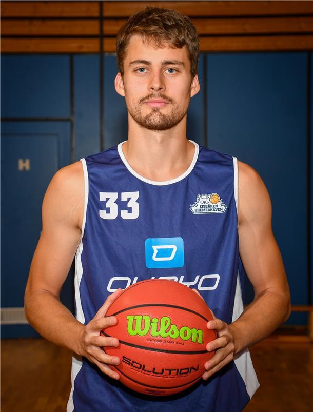 Ein Eisbär mit starkem Willen Klavs Krastins vor dem ersten Training der Eisbären-Basketballer vor der Pro A-Serie.