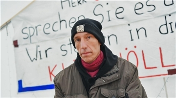 Klimaaktivist Wolfgang Metzeler-Kick im Hungerstreik-Camp in Berlin.