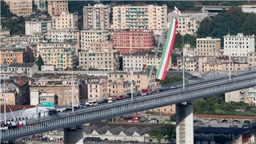 Knapp zwei Jahre nach dem Einsturz der Morandi-Autobahnbrücke konnte im Jahr 2000 der Neubau eingeweiht werden.