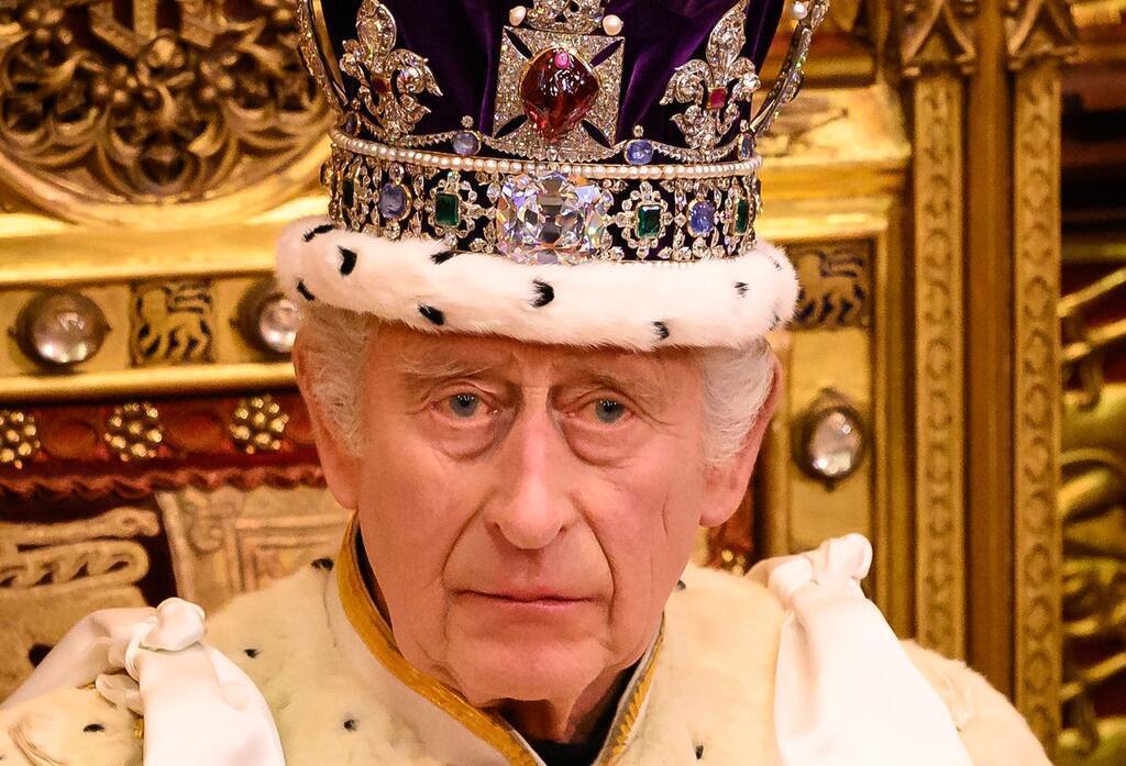 König Charles III. wird 75 Jahre alt König Charles III. bei der Eröffnung des Parlaments im House of Lords im Westminsterpalast.