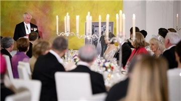 König Charles III. freute sich: kein „Dinner for One“.