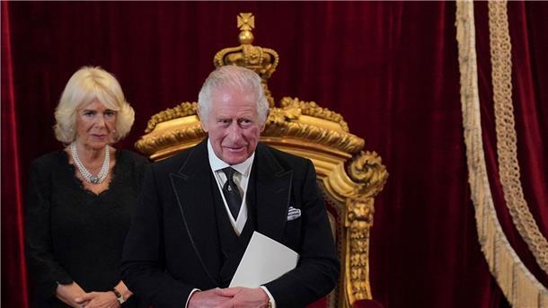 König Charles wird 74: Bewährungsprobe auf dem Thron König Charles III. und Königsgemahlin Camilla.