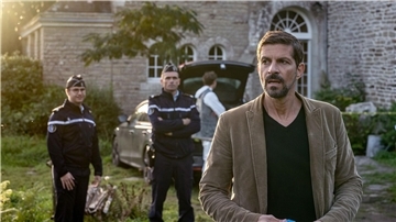 Kommissar Dupin (Pasquale Aleardi) nimmt die Ermittlungen auf.