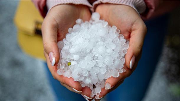 Auf mehr Superzellen-Gewitter vorbereiten Kommt ein Superzellen-Gewitter, kann es auch mal heftig hageln.