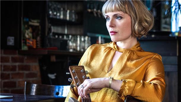 Kristin Shey singt Blues, Jazz und Soul im Pferdestall in der Gartenstraße.