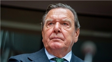 „Kritisiert, was ich getan habe oder lasst es“: Gerhard Schröder.