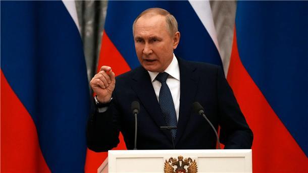 Putin setzt Abrüstungsvertrag „New Start“ per Gesetz aus Kündigte bereits am 21. Februar in seiner Rede zur Lage der Nation die Aussetzung des Vertrags an: Wladimir Putin.