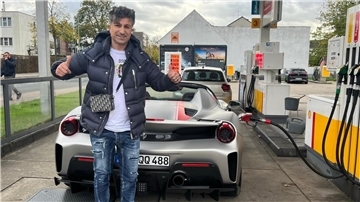 Kürsat Yildirim, alias „Chico“, hat sich nicht nur einen Ferrari gekauft von seinem Lotto-Gewinn. Wenn er 107 Millionen hätte, würde er einen noch viel teureren Wagen kaufen.