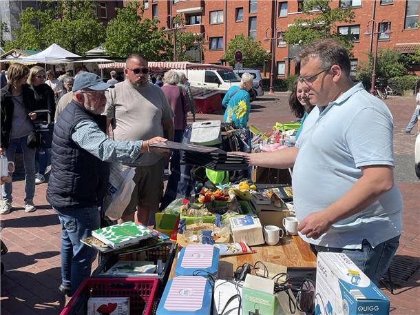 Kult-Flohmarkt in Nordenham: Der Nor-Floh lockte Tausende Besucher in die Innens...