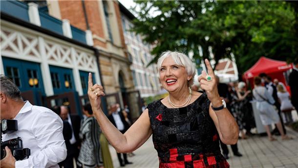 Unruhe in Bayreuth: Es geht ums Geld Kulturstaatsministerin Claudia Roth (Grüne) bei der Eröffnung der Bayreuther Richard-Wagner-Festspiele auf dem Grünen Hügel.