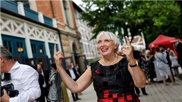 Kulturstaatsministerin Claudia Roth (Grüne) bei der Eröffnung der Bayreuther Richard-Wagner-Festspiele auf dem Grünen Hügel.