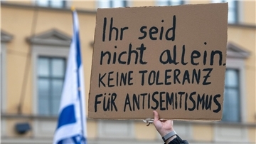 Kundgebung für Israel in München : „Ihr seid nicht allein. Keine Toleranz für Antisemitismus“.