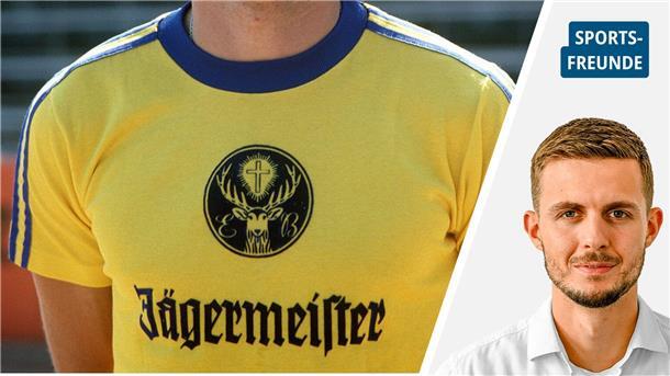 Ein Gelbes Trikot mit der Aufschrift „Jägermeister“ und ein Mann in weißem Hemd.