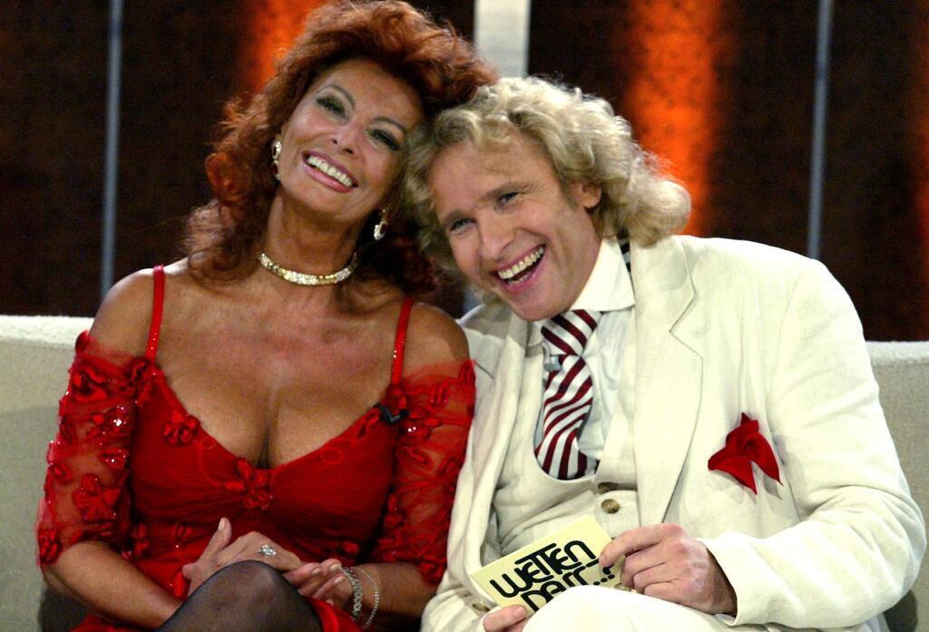 Samstagabend-Dämmerung: Thomas Gottschalk verkündet Show-Aus Kuscheln mit Sophia Loren: Thomas Gottschalk hatte samstagabends alle Stars zu Gast. (Archivfoto)
