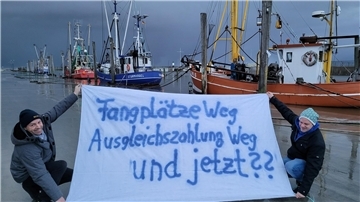 Kutterhafen Dorum-Neufeld, Stephan Hellberg Kutterfischer Soli-Feuer Mahnfeuer