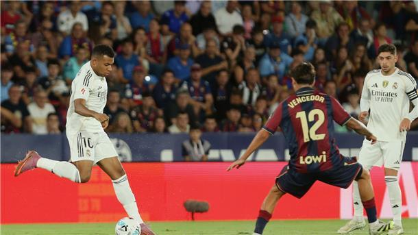 Nur einer startete besser: Alonsos Siegesserie mit Real Kylian Mbappé trifft gegen Levante doppelt.