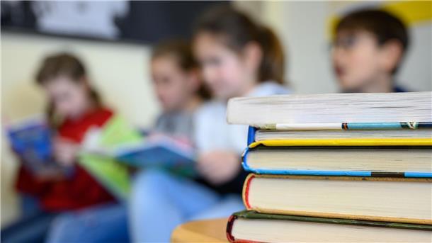 Woher Leseschwäche kommt und was dagegen hilft Längst nicht alle Kinder können nach der Grundschule gut lesen. (Symbolbild)