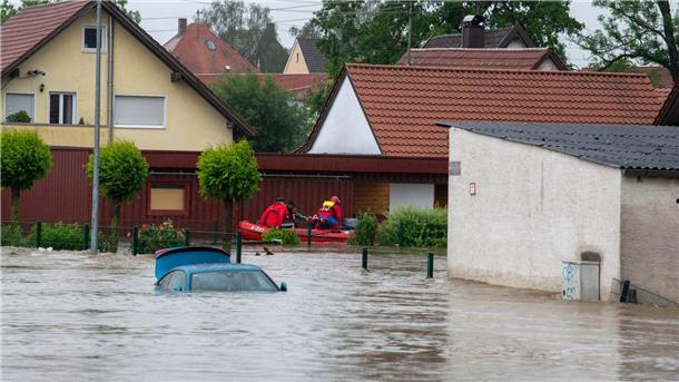 Land unter in Babenhausen. Die Hochwasserlage spitzt sich zu.