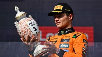 Lando Norris holte sich den Sieg in Ungarn mit einer gewagten Strategie.