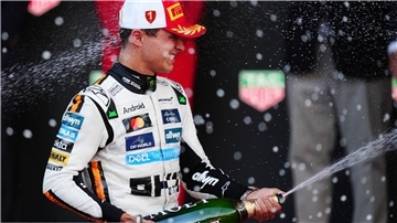 Lando Norris: Zwischen WM-Traum und Social-Media-Flucht Lando Norris kann endlich wieder feiern.