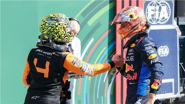 Internationale Pressestimmen zum Grand Prix der Niederlande Lando Norris (l) verweist Max Verstappen auf Platz zwei.