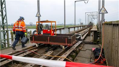 Brücke wird repariert