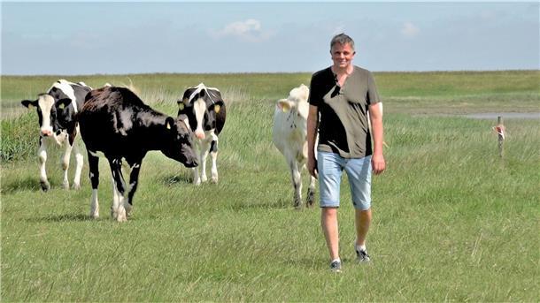 Butjadingen: So könnte der Hafen dauerhaft schlickfrei sein Landwirt Ralf Töllner bewirtschaftet im Langwarder Groden rund 30 Hektar Land. Er hat eine Idee, wie der Groden dabei helfen könnte, den Fedderwardersieler Hafen dauerhaft von Schlick zu befreien.