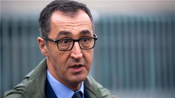Landwirtschaftsminister Cem Özdemir will an praktischen Lösungen gegen Lebensmittelverschwendung arbeiten.