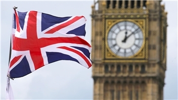 Lange dominierten Labour und die konservativen Tories die Politik in Großbritannien. Doch auch dort gerät die politische Mitte zunehmend unter Druck.