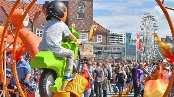 Lange Warteschlangen gab es für die Kinder an den einzelnen Spiel- und Action-Stationen. Fotos Ulich
