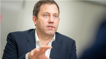 Lars Klingbeil, SPD-Bundesvorsitzender, stellt im Interview klar: „Olaf Scholz ist der Kanzler und er bleibt es. Und er wird auch wieder unser Kandidat.“