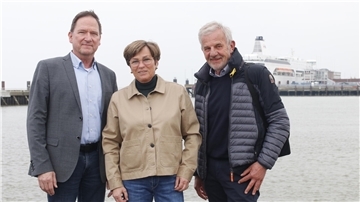 Lars Mickeleit (Verkehrsverein Döse), Beatrice Lohmann und Burkhard Schmidt (beide Verkehrsverein Duhnen) hoffen, dass eine qualifizierte Gästebetreuung auch nach Auflösung der Cuxtourismus GmbH fortgeführt wird.