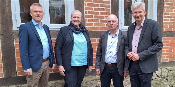 Lars Wißmann, Theologischer Direktor am Diakonieklinikum, Sabine Ulrich, Geschäftsführerin der Rotenburger Werke, Pastor Walter Merz von der Stadtkirche und Superintendent Dr. Michael Blömer laden zum Corona-Gedenkgottesdienst ein.