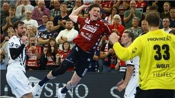 Flensburg jubelt im Derby und stürmt an die Tabellenspitze Lasse Möller erzielte zehn Treffer für die SG Flensburg-Handewitt.