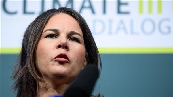 Baerbock: Klima-Finanz-Zusage für arme Länder in Reichweite Laut Annalena Baerbock hat Deutschland bereits zugesagt, den eigenen Beitrag auf mindestens sechs Milliarden Euro zu erhöhen.
